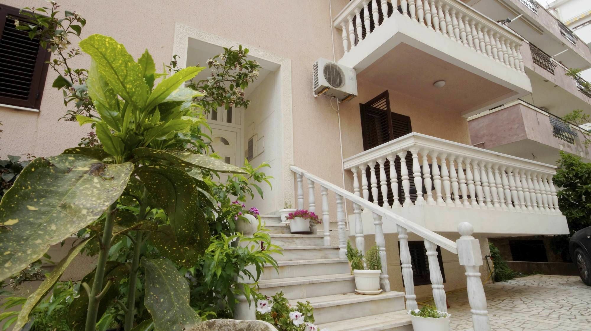 בודווה Apartment Glomazic מראה חיצוני תמונה